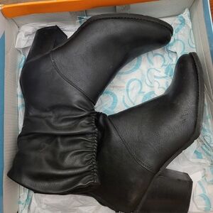Elegant Black Women's Boots